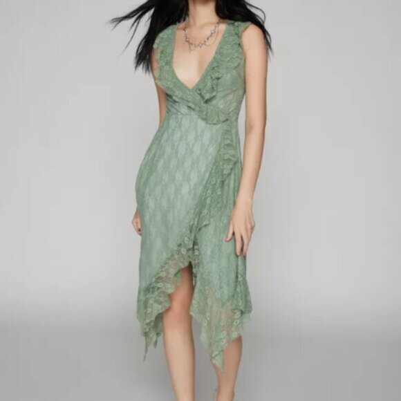 NWT! Urban Outfitters Kimchi Blue Indy Lace Midi Dress - Picture 1 of 10